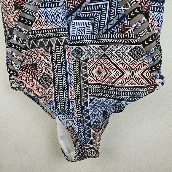 Swimsuits For All Plus Geometric Cutout One-Piece Swimsuit Size 20 - Picture 2 of 6